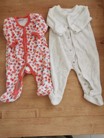 Lot 2 pyjamas 