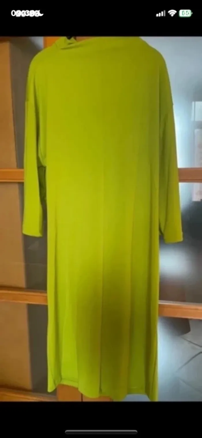 Robe verte midi couleur vert néon  Zara taille L - photo numéro 2