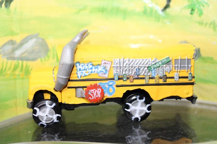 Disney Pixar cars Miss Fritter - photo numéro 2