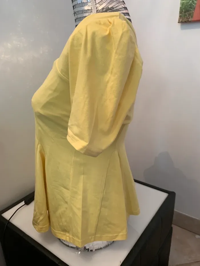 Top jaune taille M 🍭 - photo numéro 2