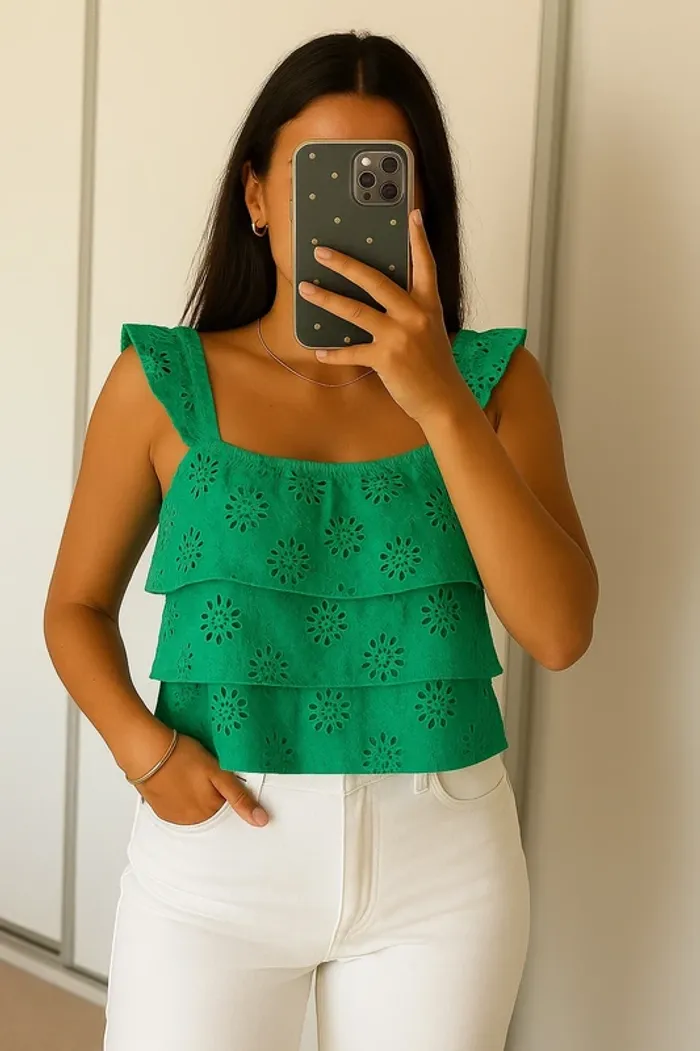 Top broderies ajouré vert Zara