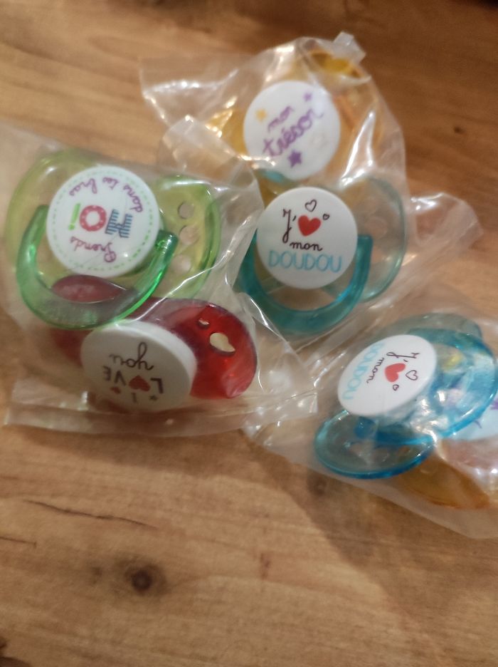 Lot de 3 paquets de tétines Luc et Léa neufs scellés - photo numéro 2