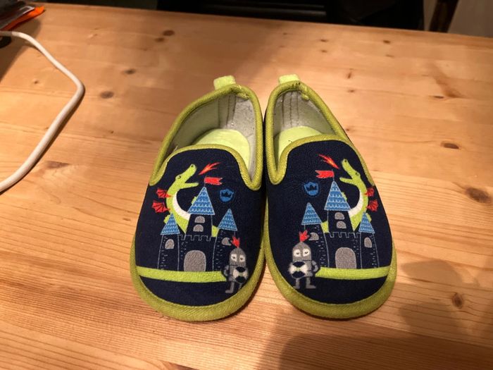 Chaussons chevalier et dragon pointure 28 - photo numéro 3