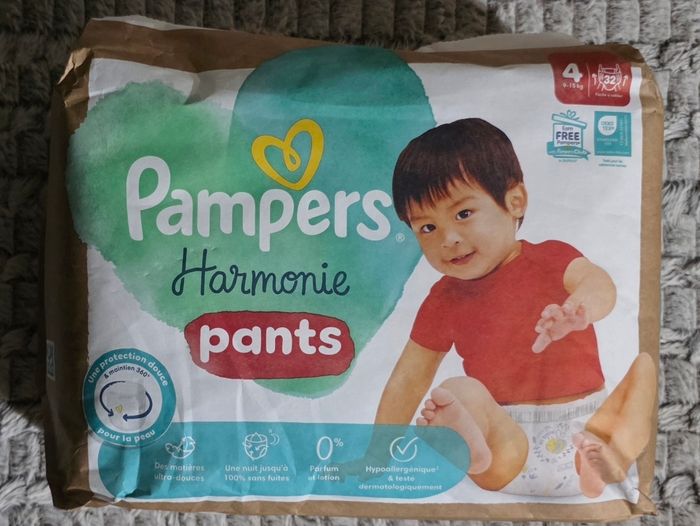 Couches Pampers Harmonie Pants taille 4