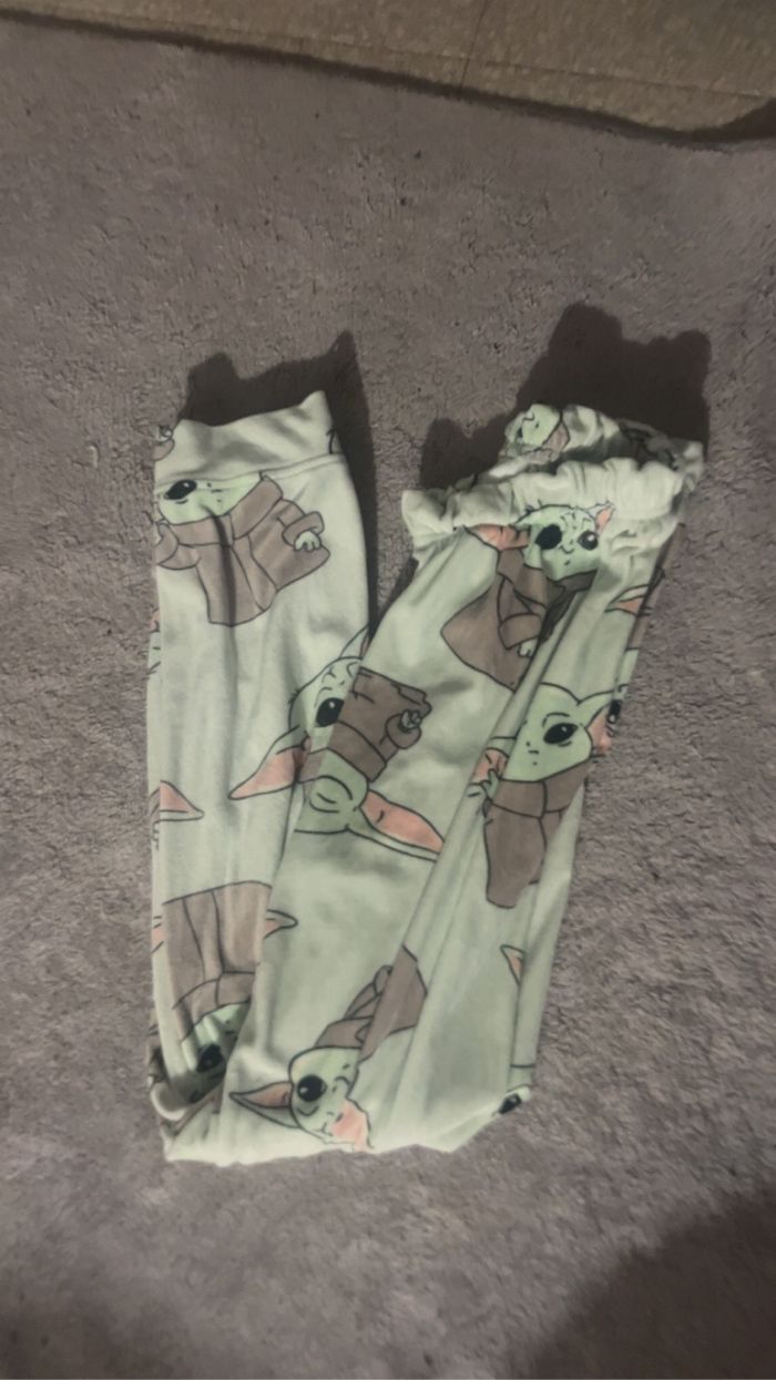 Pyjama Disney taille S - photo numéro 3