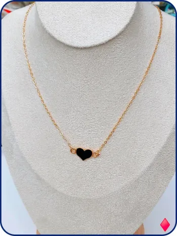 Collier doré fin avec cœur noir émaillé tendance romantique été