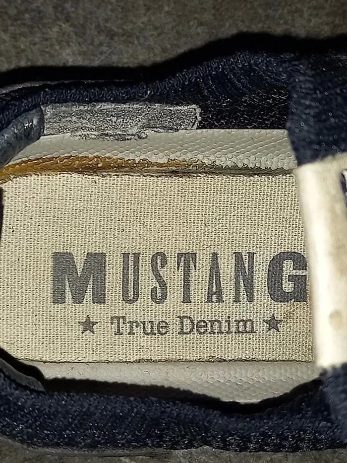 Baskets basses en bon état - photo numéro 5