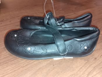 Chaussures soulier noir neuve à scratch