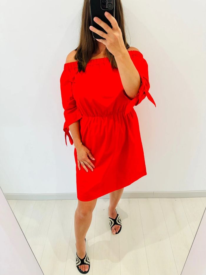 🌸Robe - rouge - H&M - à porter sur les épaules 🌸