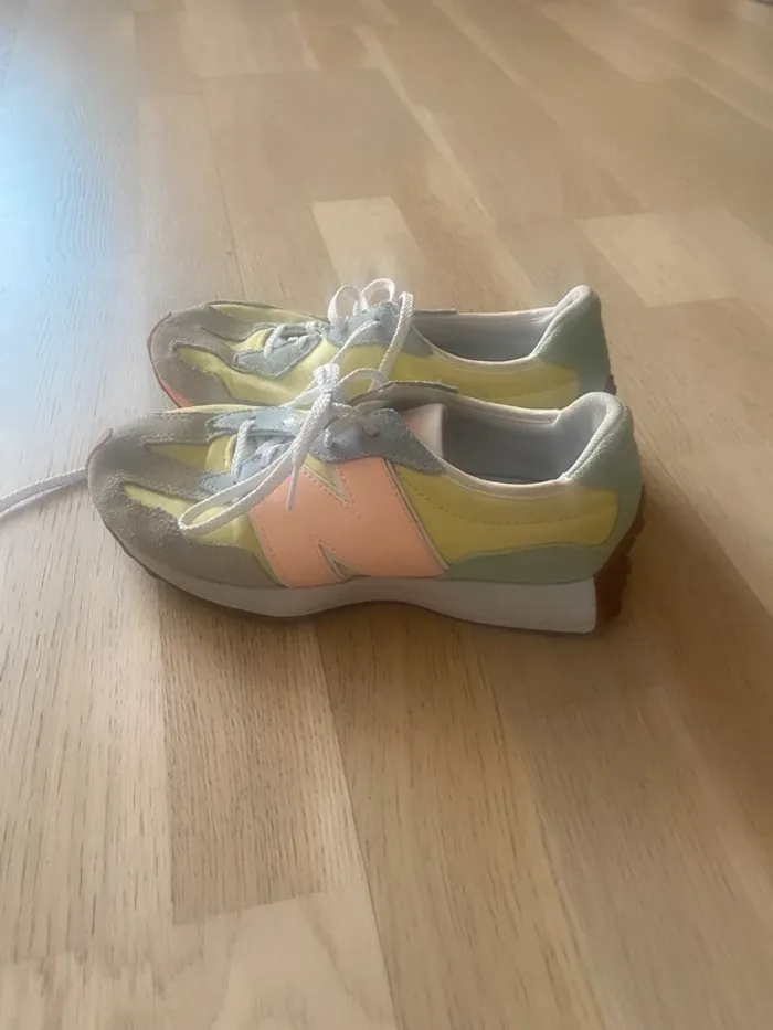 New Balance 38 - modèle 327 - photo numéro 4