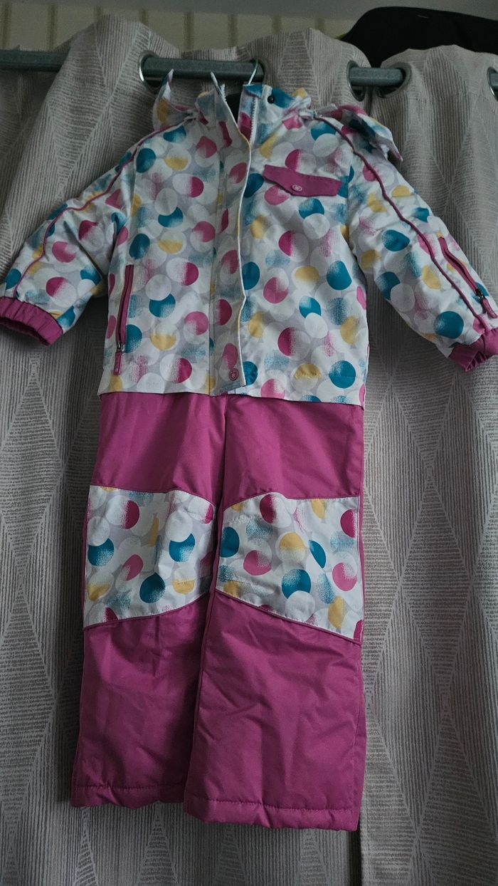 Combinaison de ski neuve 4 ans