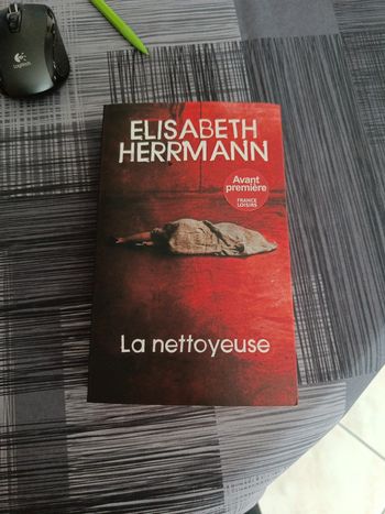 Livre La nettoyeuse