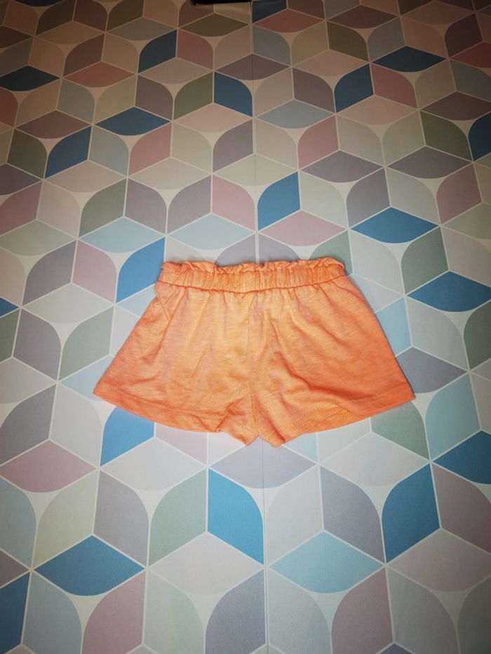 D3139 - short fille 18 mois - photo numéro 2