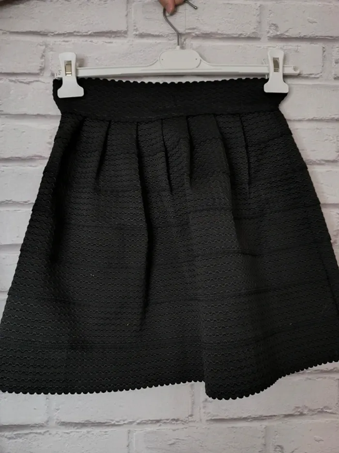 D4640 jupe noire XS - photo numéro 2
