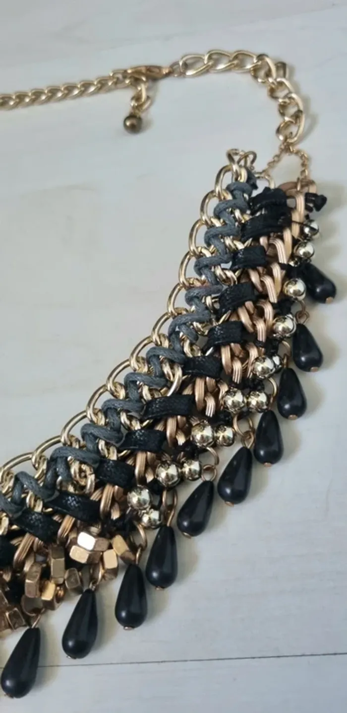 Lot de 2 colliers fantaisies dorés et noir - photo numéro 2