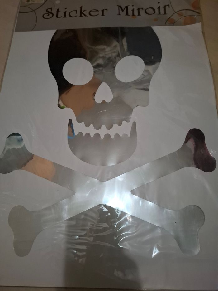 Sticker miroir tête de mort pirate