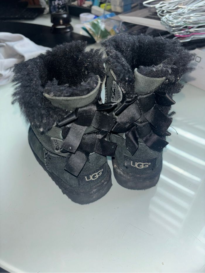 Bottines Ugg fourrées T 26 - photo numéro 5