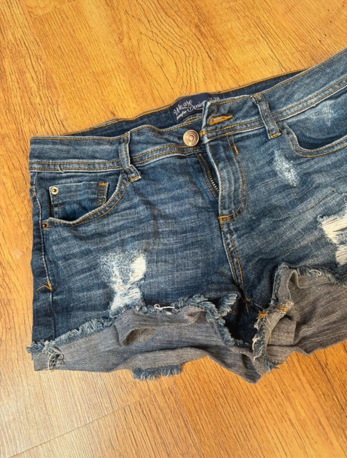 Short en jeans, taille 38 - photo numéro 2