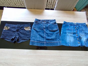Lot 2 jupes 1 short