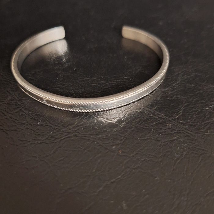 Bracelet jonc ouvert en acier inoxydable
