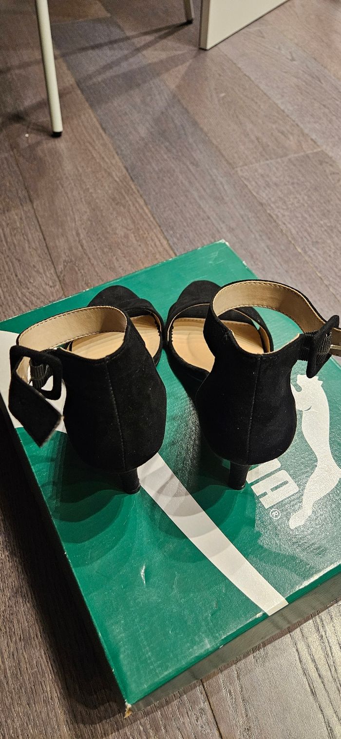 Escarpins noirs - Taille 39 - photo numéro 7