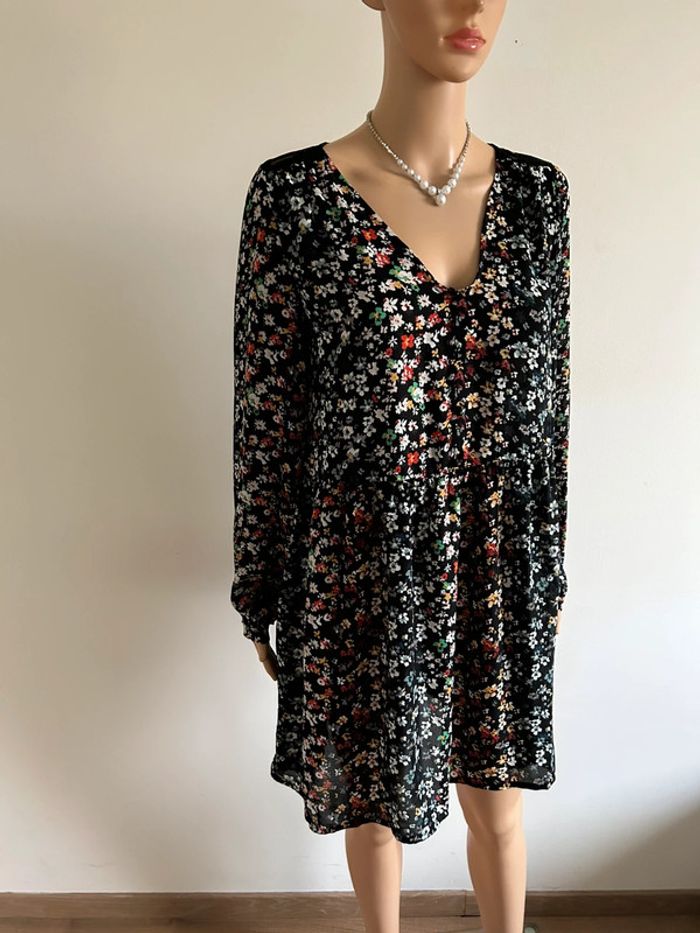 Robe fleurie à manches longues Only taille 34 jamais portée - photo numéro 2