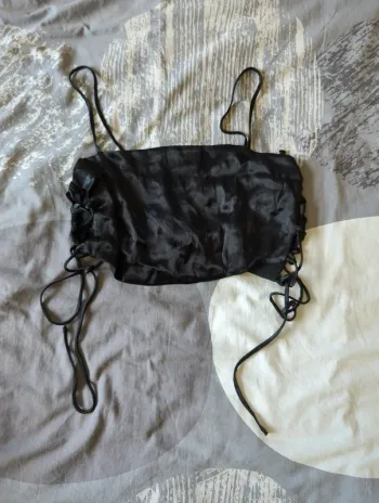 Crop top satin noir Zara taille M neuf