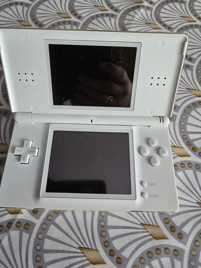 Nintendo ds lite blanche - photo numéro 2
