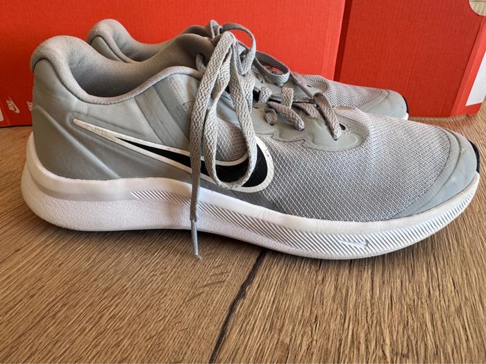 Baskets Nike star runner 3 pointure 38 très bon état - photo numéro 2