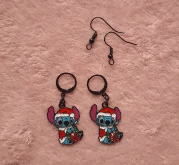 🎅 Boucles d’oreilles Stitch Noël – mignonnes & fun ! 💫