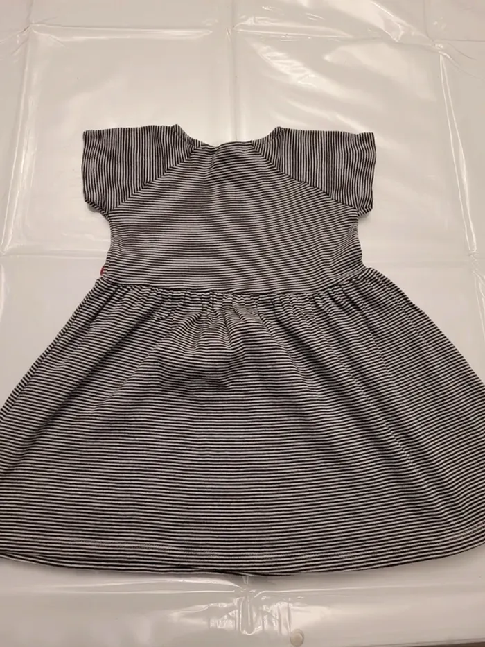 Robe Petit Bateau 24 mois - photo numéro 2