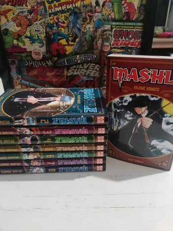 Lot manga Mashle tome 1 à 8