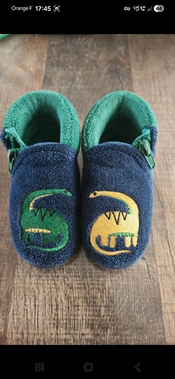 Chausson isotoner taille 21