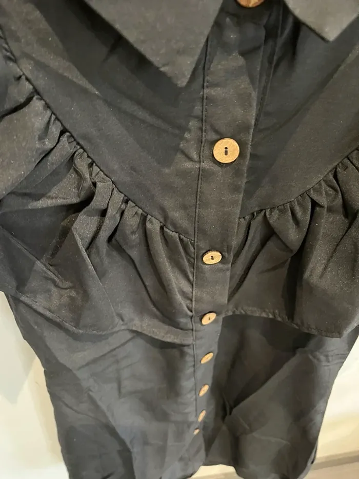 Robe noire volants - photo numéro 3