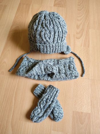 Lot bonnet + snood + moufles gris et marine chiné 6-12M LH