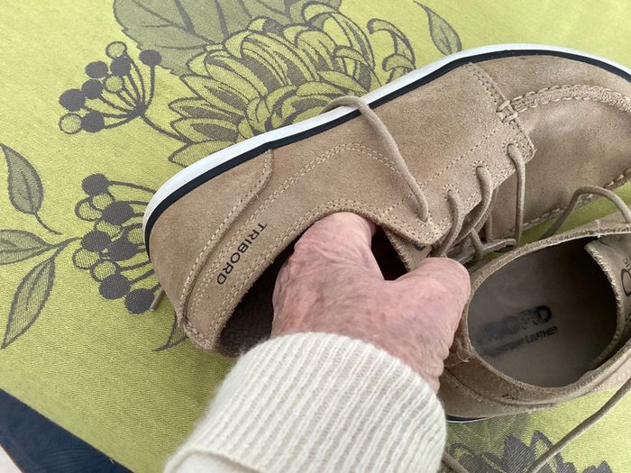 Chaussure cuir beige « décathlon « taille 39 homme ou garçon - photo numéro 4