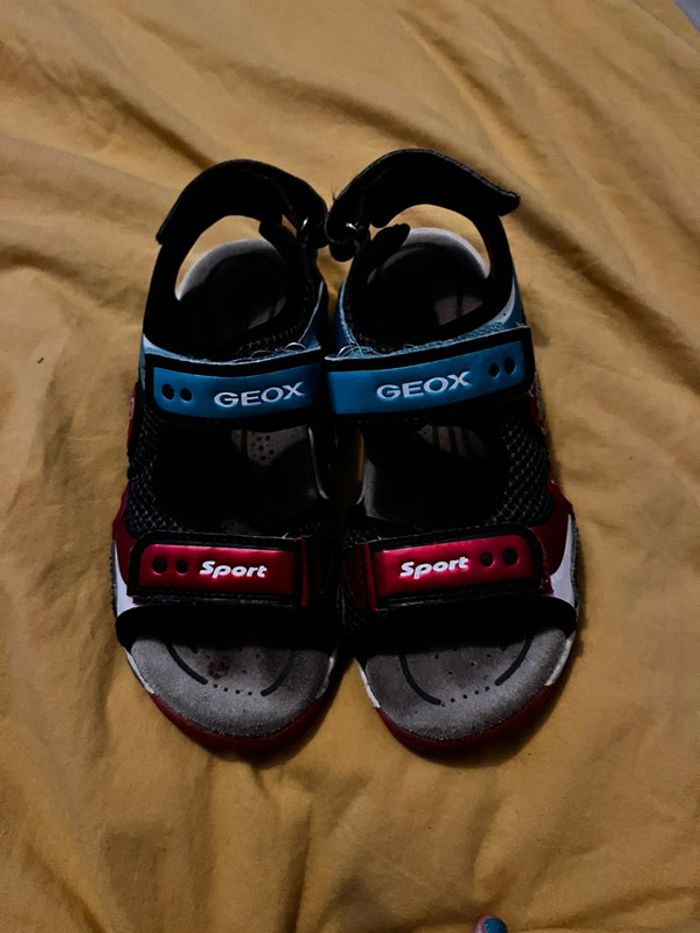 Nu pieds garçon 31 Mario Geox