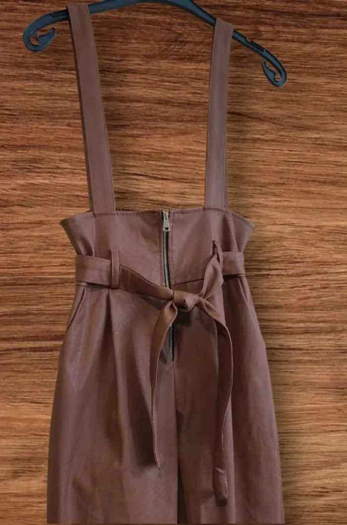 Pantalon taille haute à bretelles – effet cuir marron - photo numéro 2