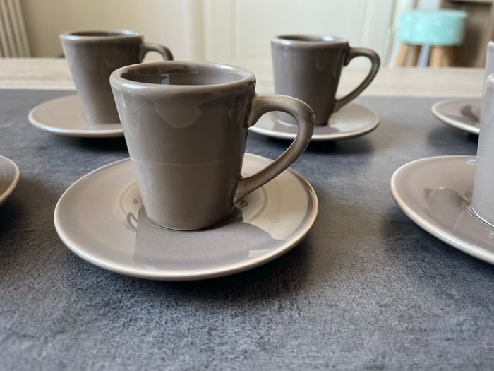Service à café 6 tasses et soucoupes neuf - photo numéro 3