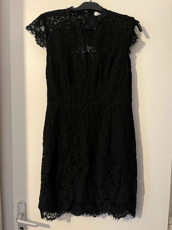 Robe dentelle dos ouvert noir daphnea