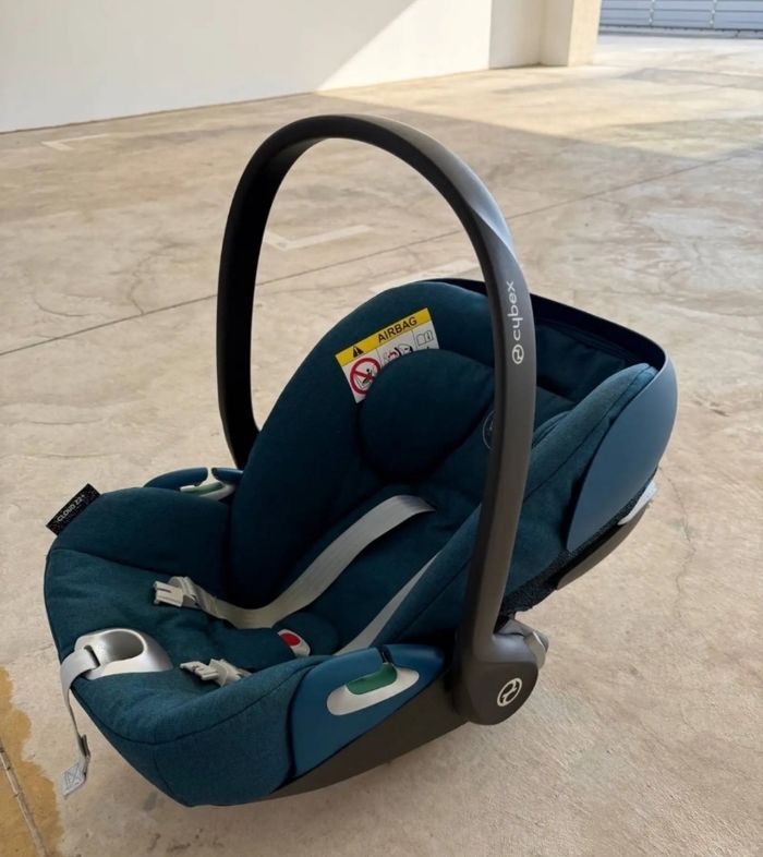 Disponible Poussette trio Cybex Priam platinum bleu