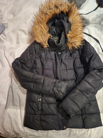 Doudoune noire avec capuche Jennyfer taille S