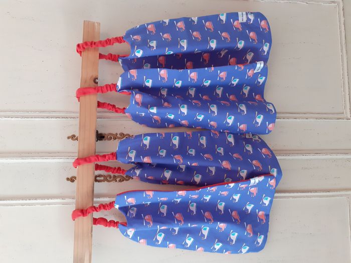 Lot de 4 Serviettes de cantine maternelle élastiquées Hélicoptère rouge (R1/2025)