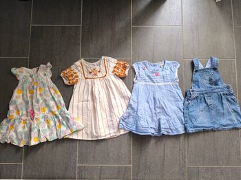 Quatre robes 