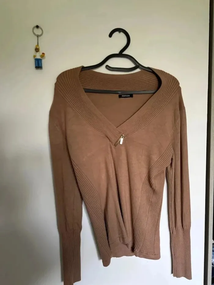 Femme M - pull col V marron clair - photo numéro 4