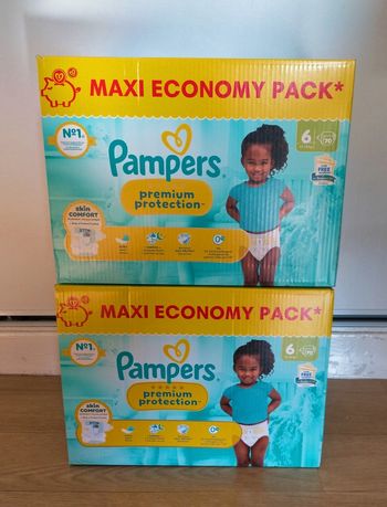 Lot couches Pampers premium taille 6