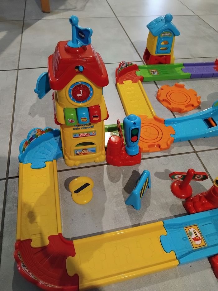 Mon circuit train interactif tut tut bolides Vtech. - photo numéro 4