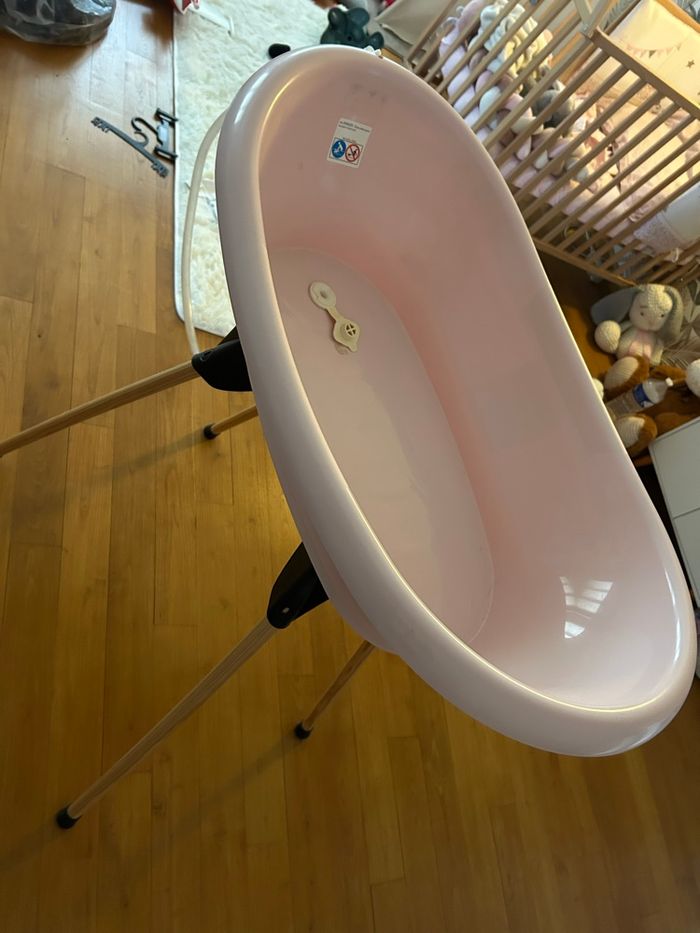 Baignoire sur pieds rose thermo baby parfait état