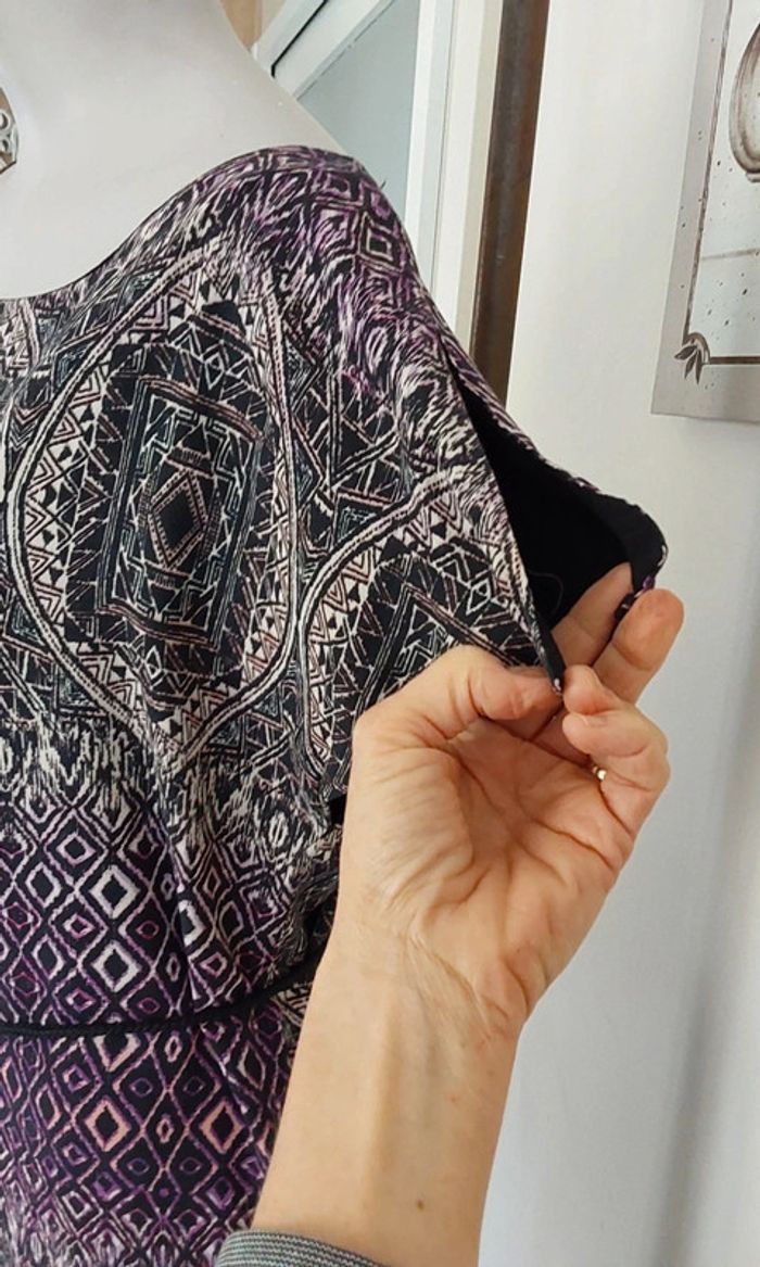 Robe fluide imprimée noire violet Taille unique (du 34 au 38 )et sa ceinture - photo numéro 4