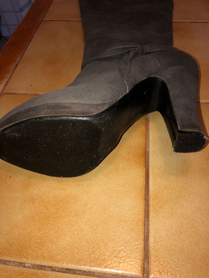 Bottes grises en nubuck